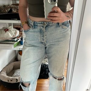 Curvy girl boyfriend jeans